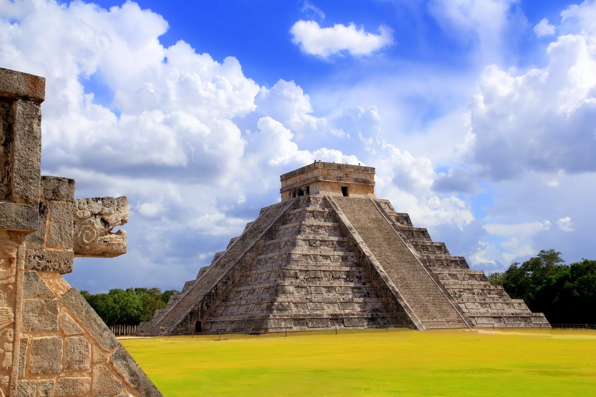 chichen-itza-mayan-ruins-2