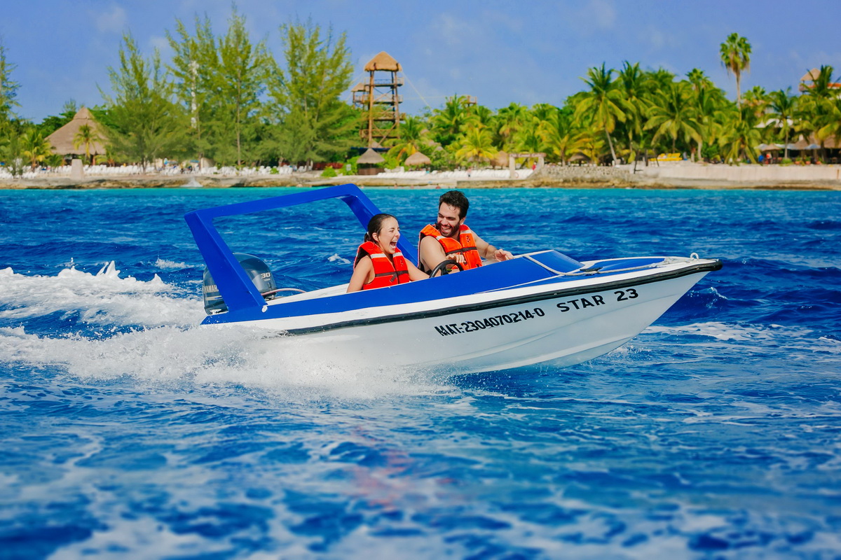 speed-boat-snorkel-beach-2